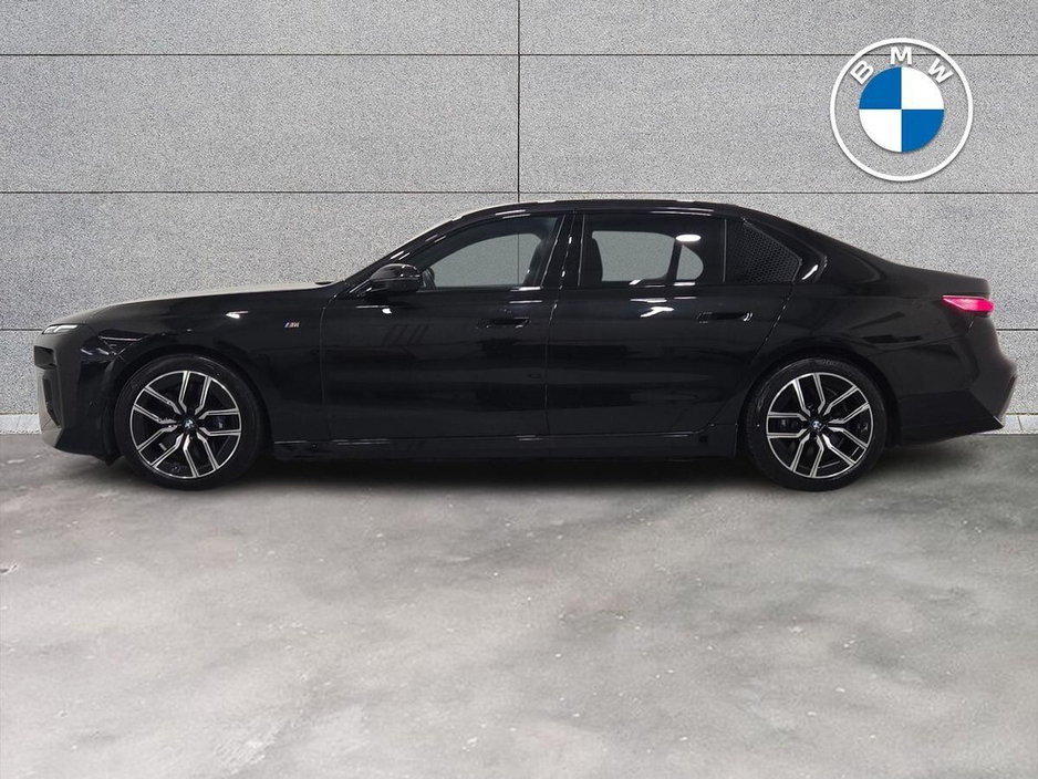 2024 BMW i7 - image 3