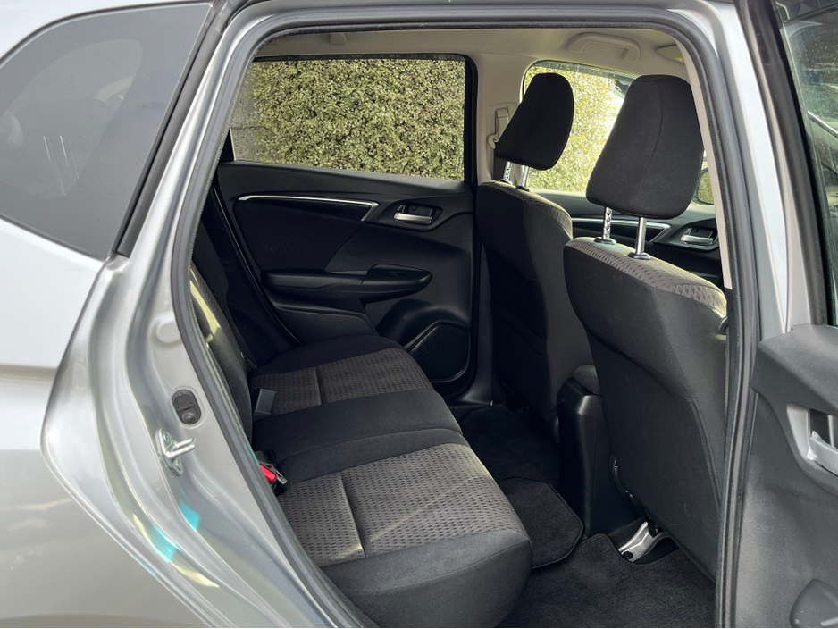 2018 Honda Fit - image 9