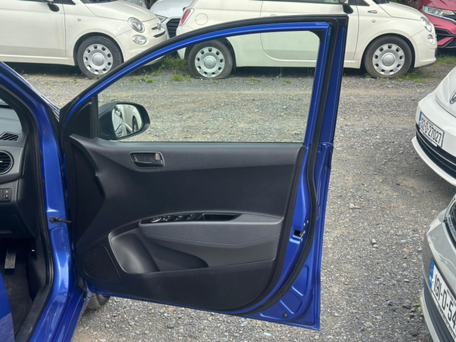 2018 Hyundai i10 - image 7