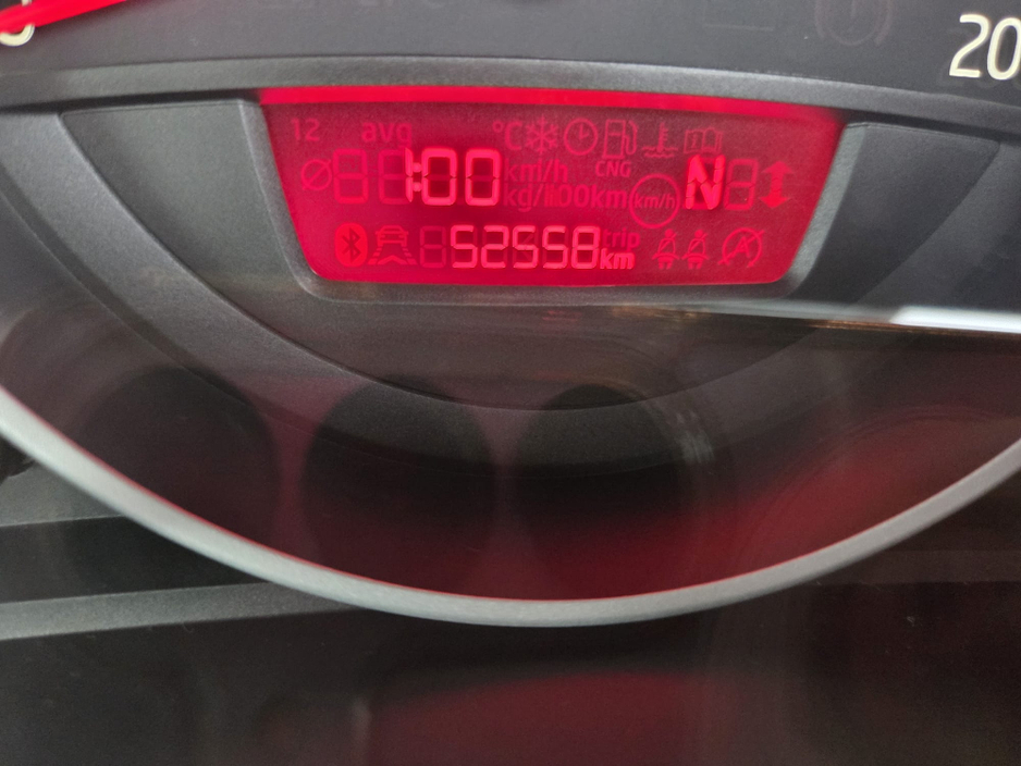 2015 Volkswagen up! - image 25