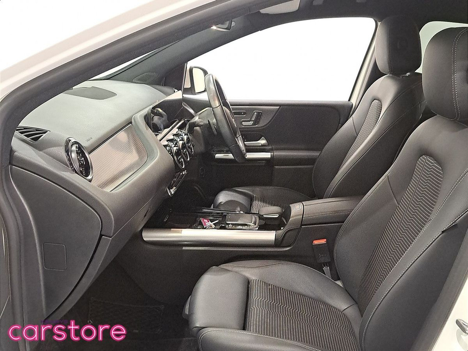 2020 Mercedes-Benz B Class - image 9