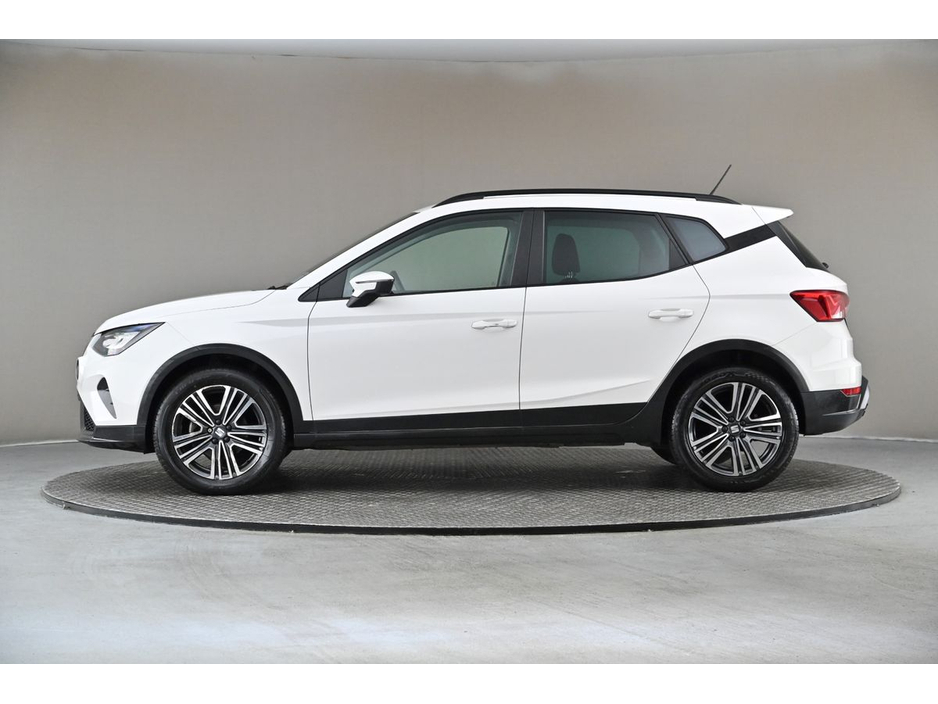 2023 SEAT Arona - image 5