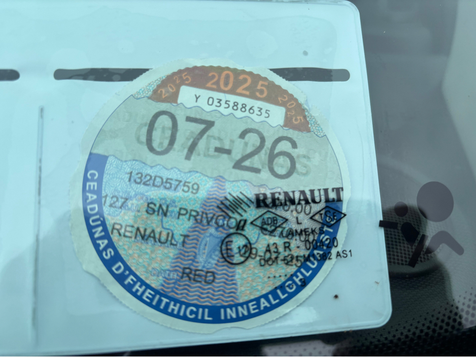 2013 Renault Clio - image 12