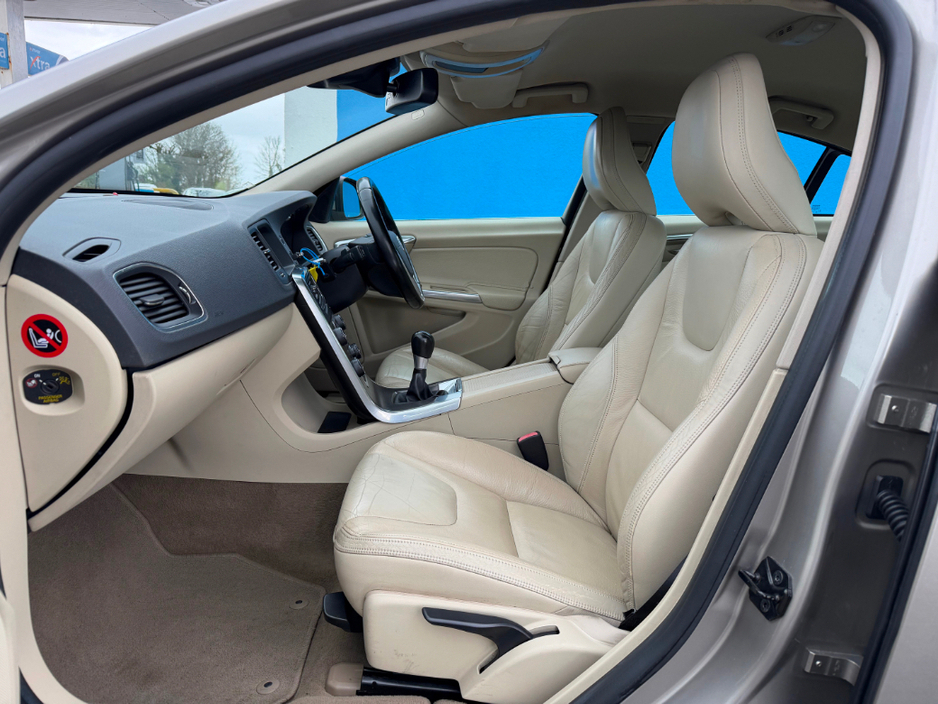 2012 Volvo S60 - image 7