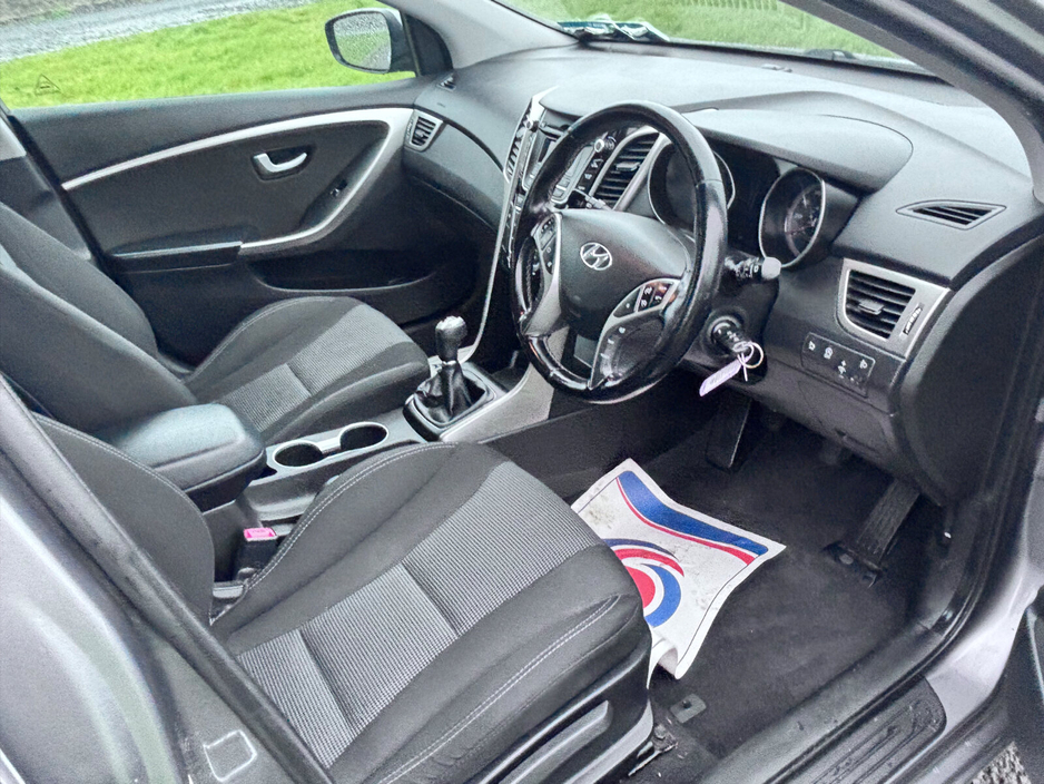 2013 Hyundai i30 - image 6