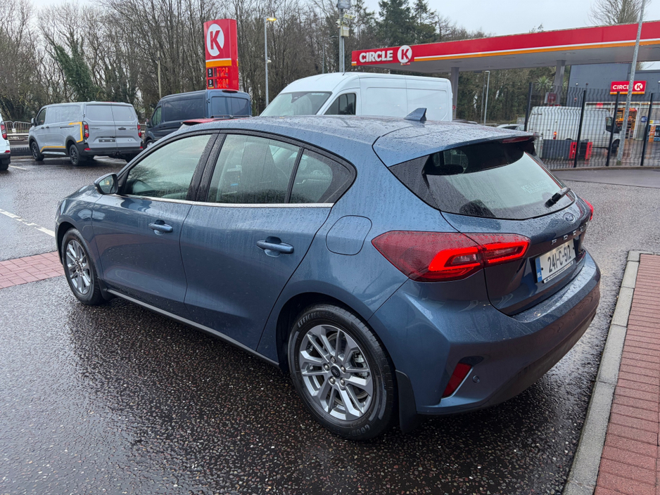 2024 Ford Focus TITANIUM 1.0T 125 M6 4DR