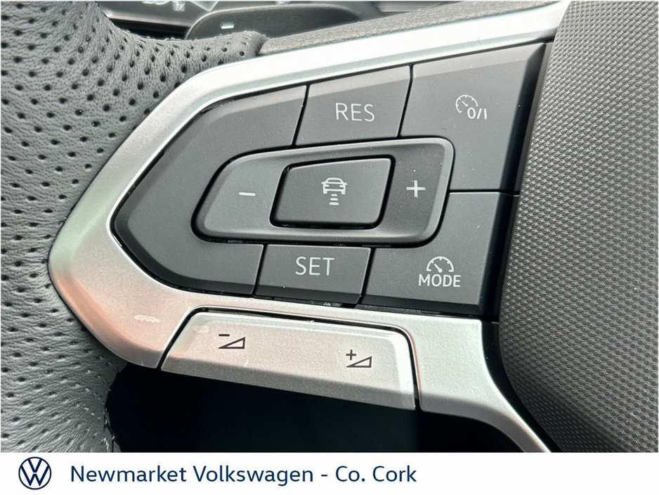 2026 Volkswagen Touareg - image 7