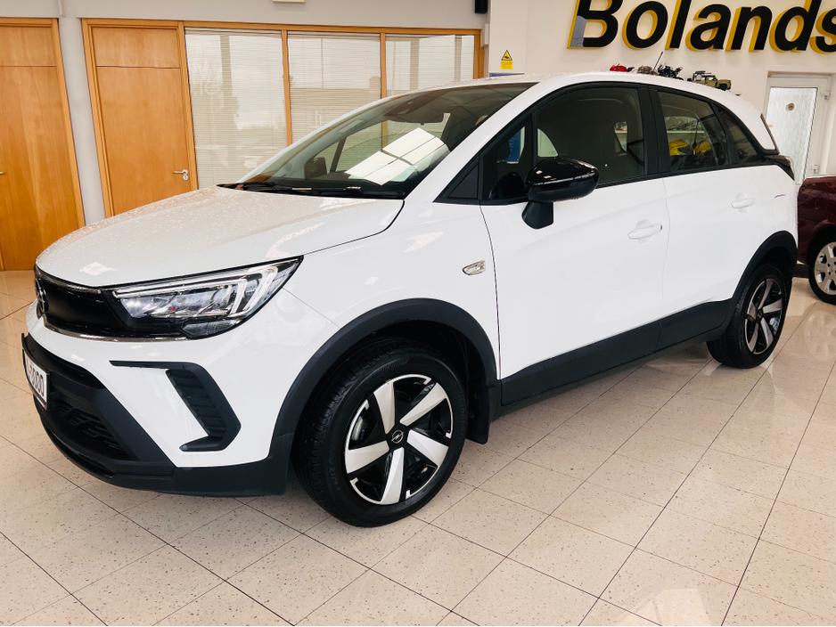 2024 Opel Crossland X Tiny Kms As New Petrol Manual High Spec 2024 Opel Crossland Rear Park Assist Apple Car Play www.bolands.ie Est.1955 €21,950