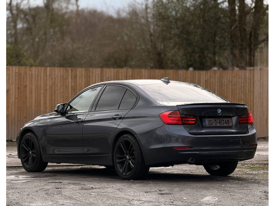 2015 BMW 3 Series - image 16