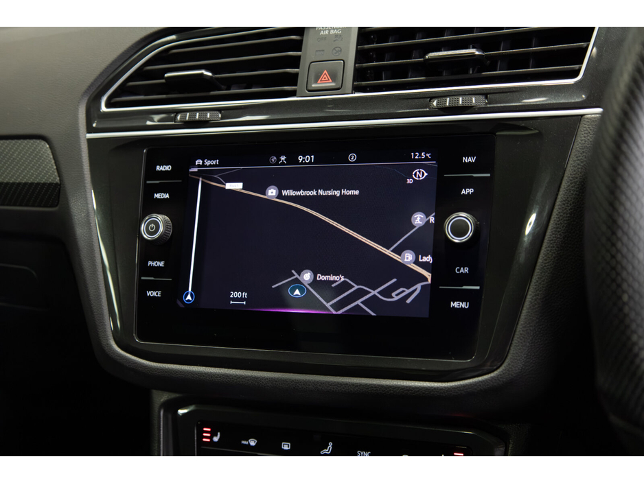 2024 Volkswagen Tiguan - image 21