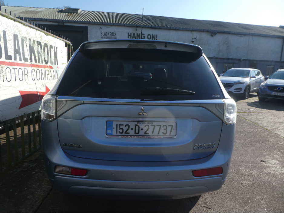 2015 Mitsubishi Outlander - image 12