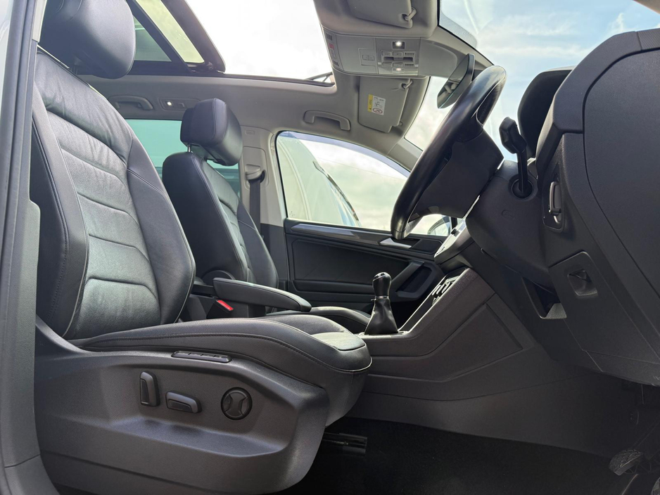 2020 Volkswagen Tiguan - image 11