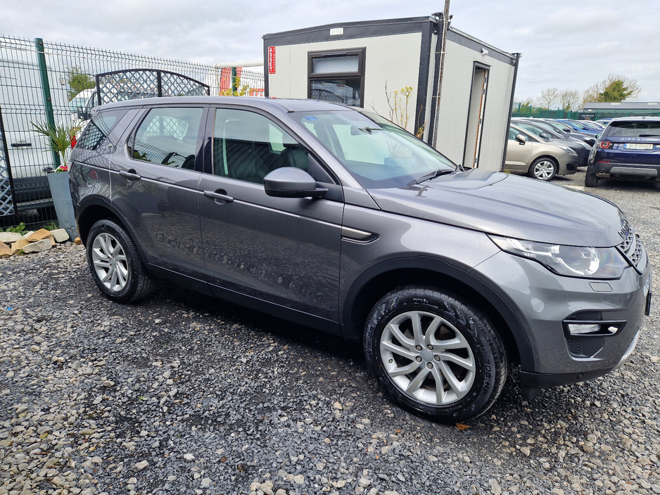 2019 Land Rover Discovery Sport - image 5