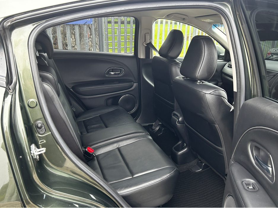 2017 Honda Vezel - image 12