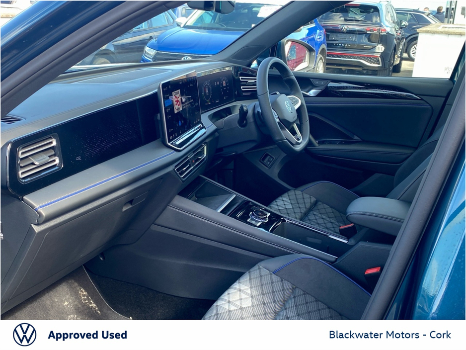 2025 Volkswagen Tiguan - image 22