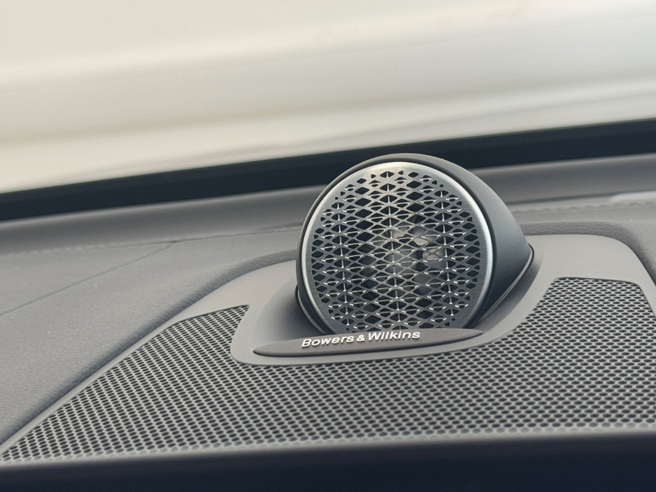 2026 Volvo XC60 - image 8