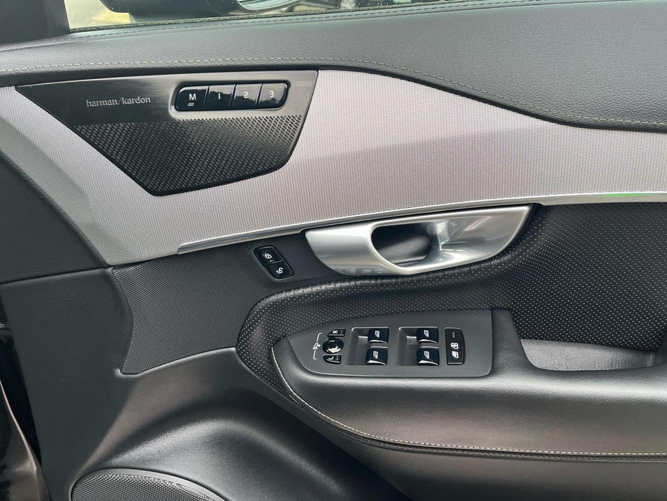 2023 Volvo XC90 - image 13