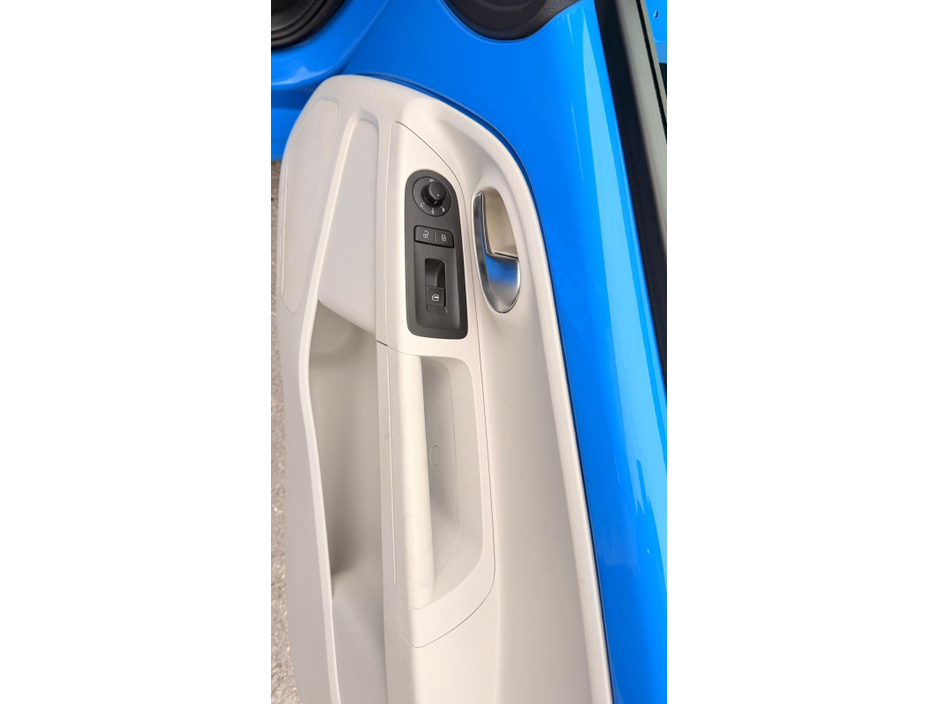 2014 Volkswagen up! 1.0 75BHP MOVE UP €7,499