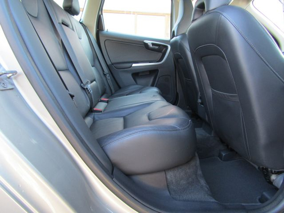 2014 Volvo XC60 - image 18