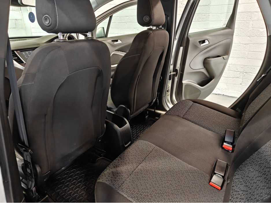 2018 Opel Crossland X - image 14