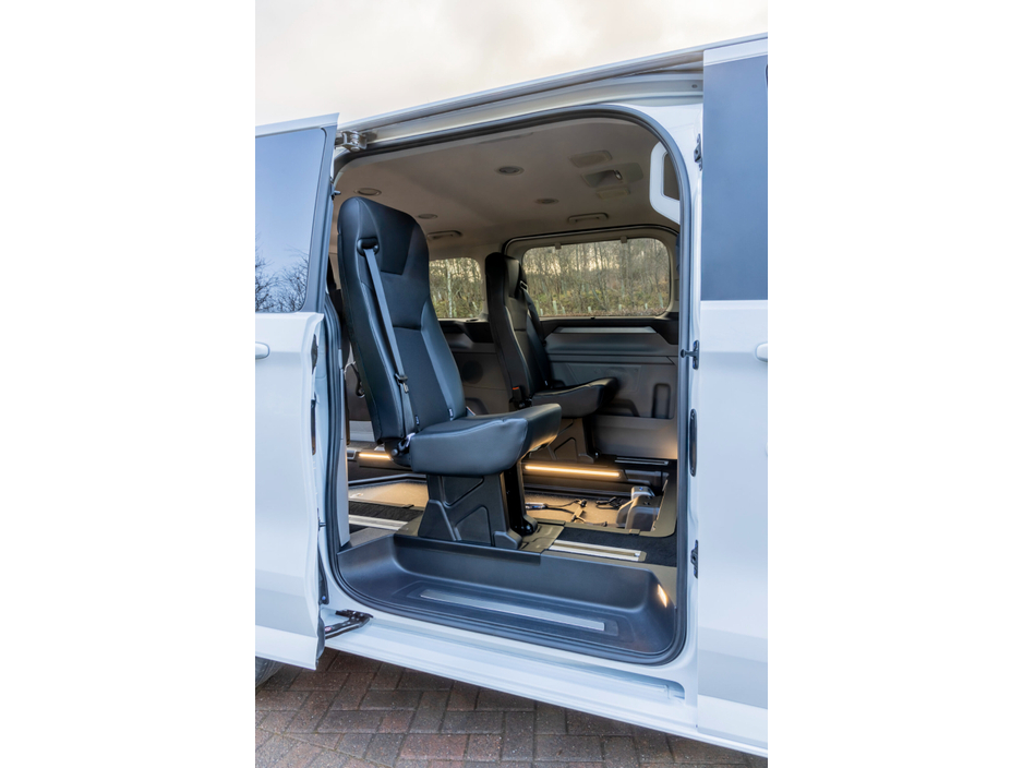 2026 Ford Tourneo Custom Titanium RE Twin - Mid Row (Private)