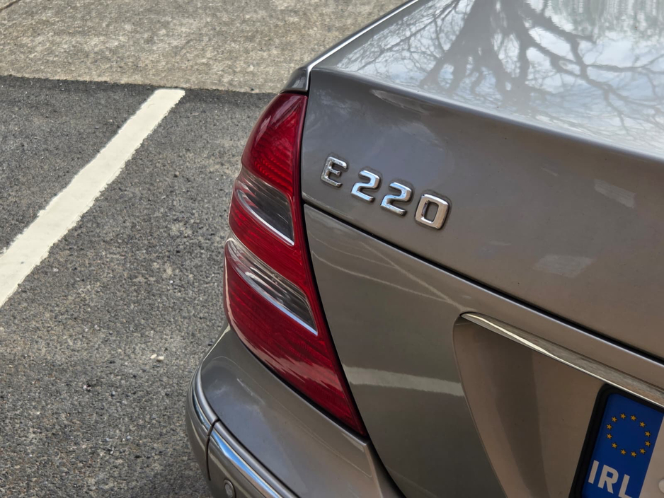 2006 Mercedes-Benz E Class - image 18