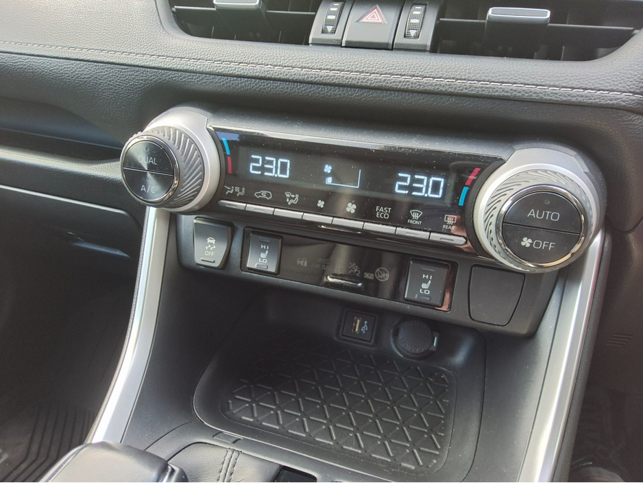 2023 Toyota Rav4 - image 15