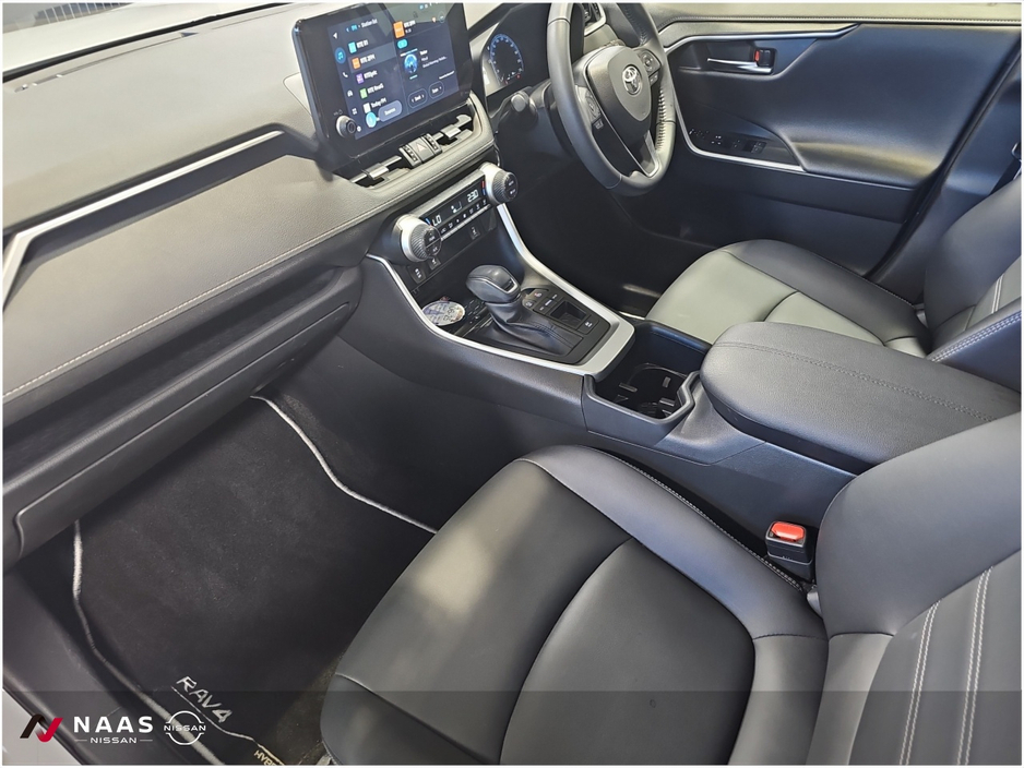 2025 Toyota Rav4 - image 8