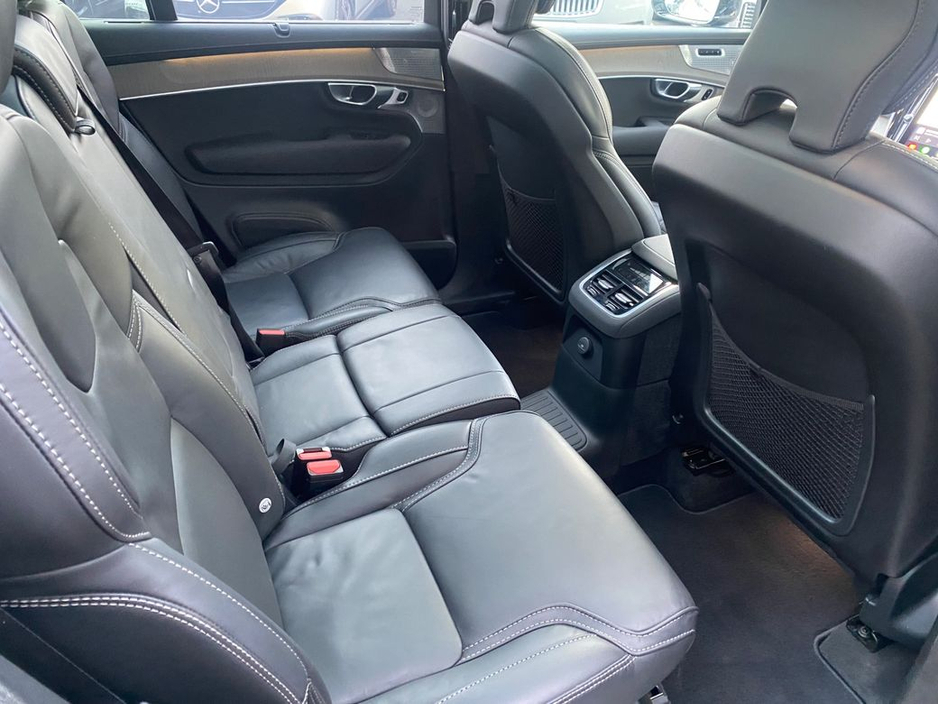 2025 Volvo XC90 - image 12