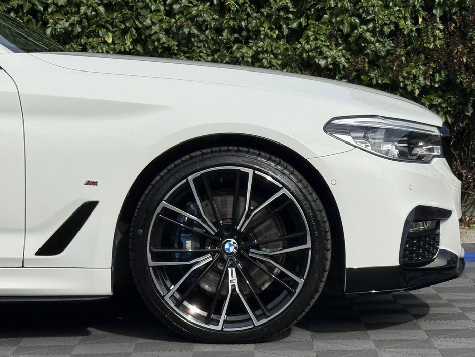 2018 BMW 5 Series - image 11