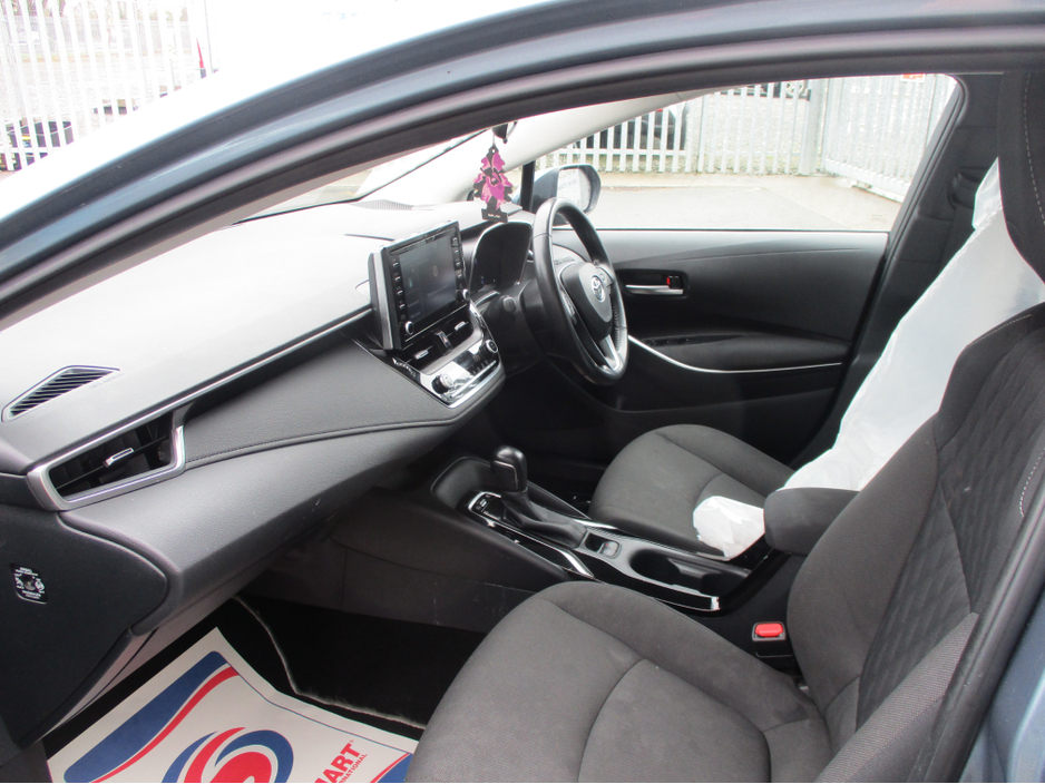 2020 Toyota Corolla - image 13