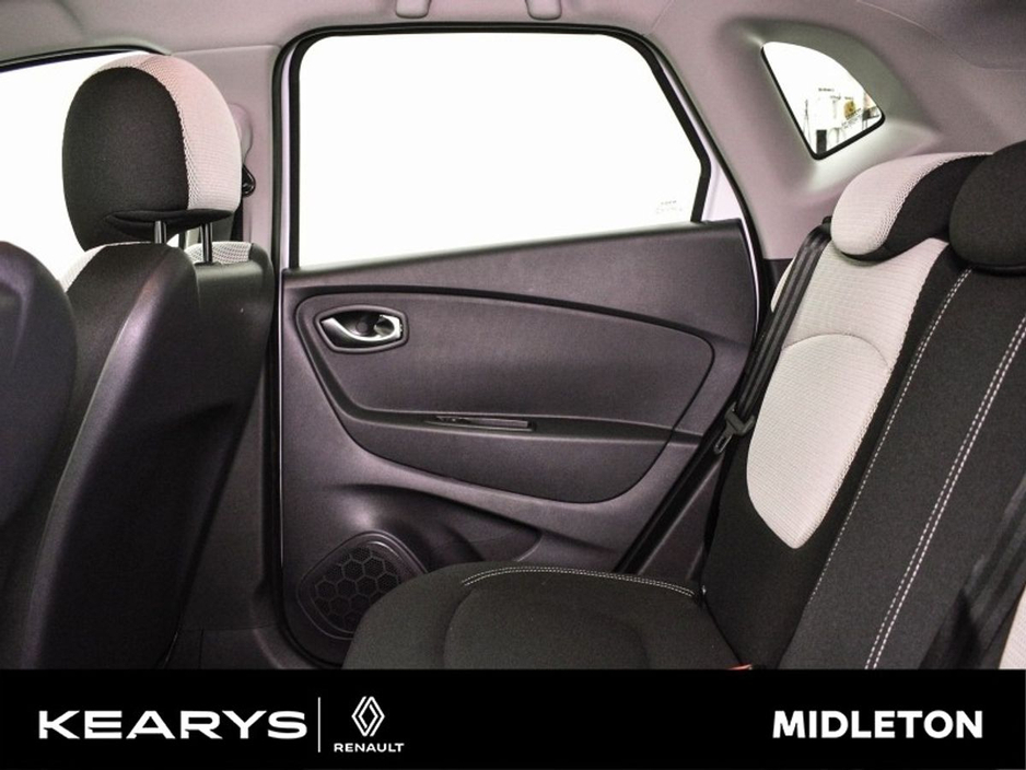 2020 Renault Captur - image 7