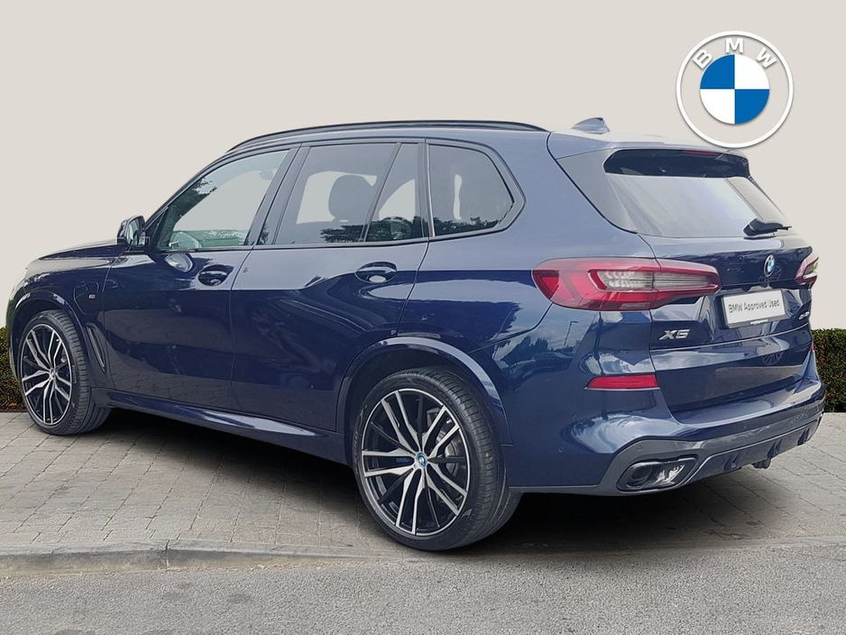 2021 BMW X5 xDrive45e M Sport €67,995