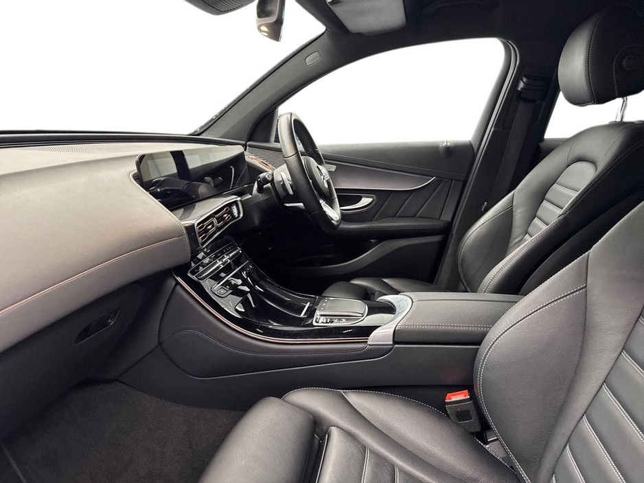 2022 Mercedes-Benz EQC - image 2