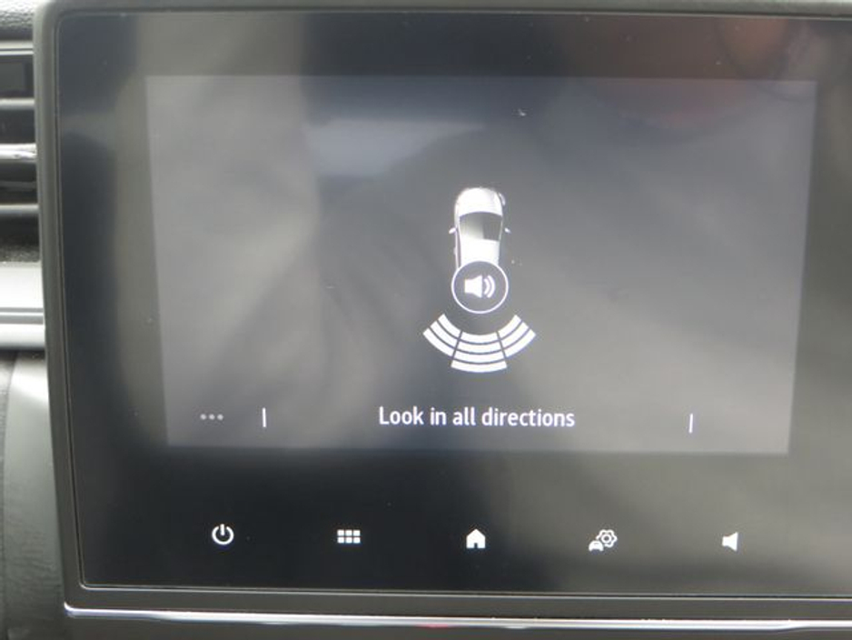 2022 Renault Captur - image 17