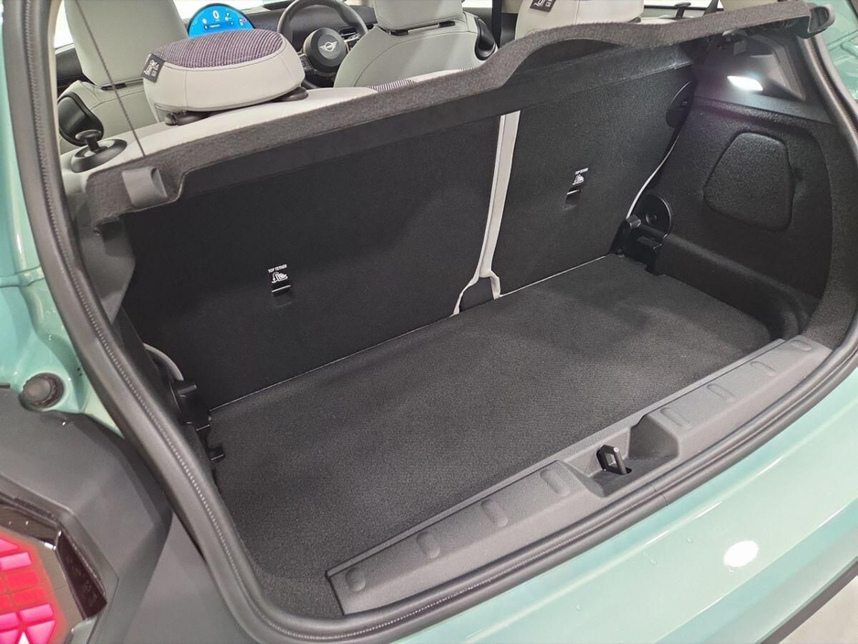 2025 MINI Hatch - image 13