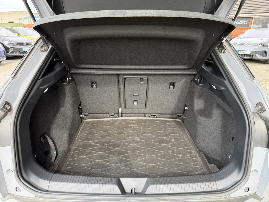 2023 Volkswagen ID.4 - image 21
