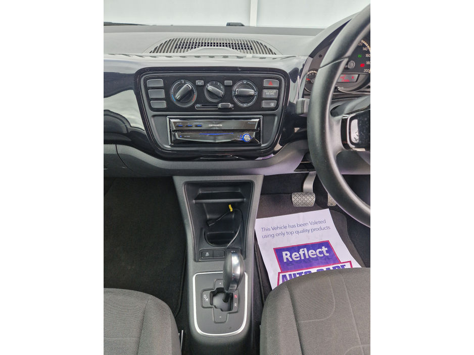 2015 Volkswagen up! - image 17