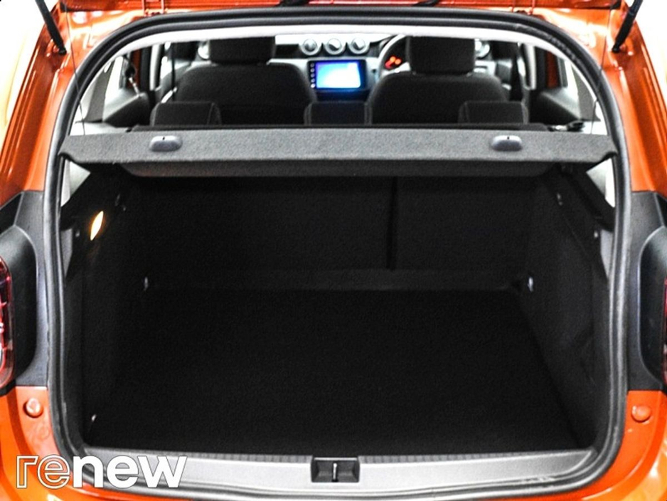 2022 Dacia Duster - image 12