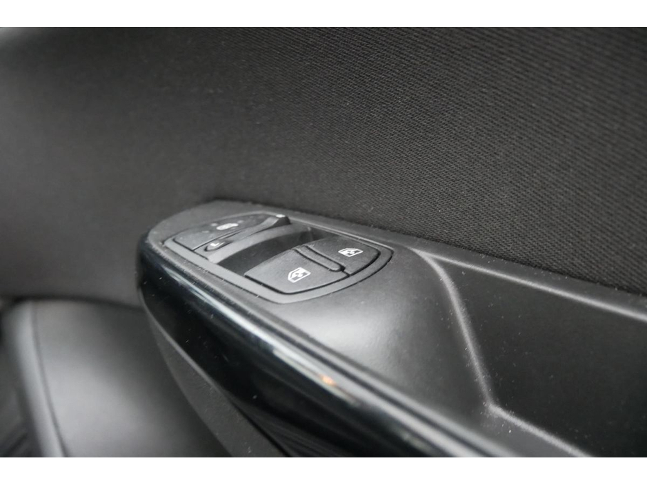 2018 Opel Corsa - image 22