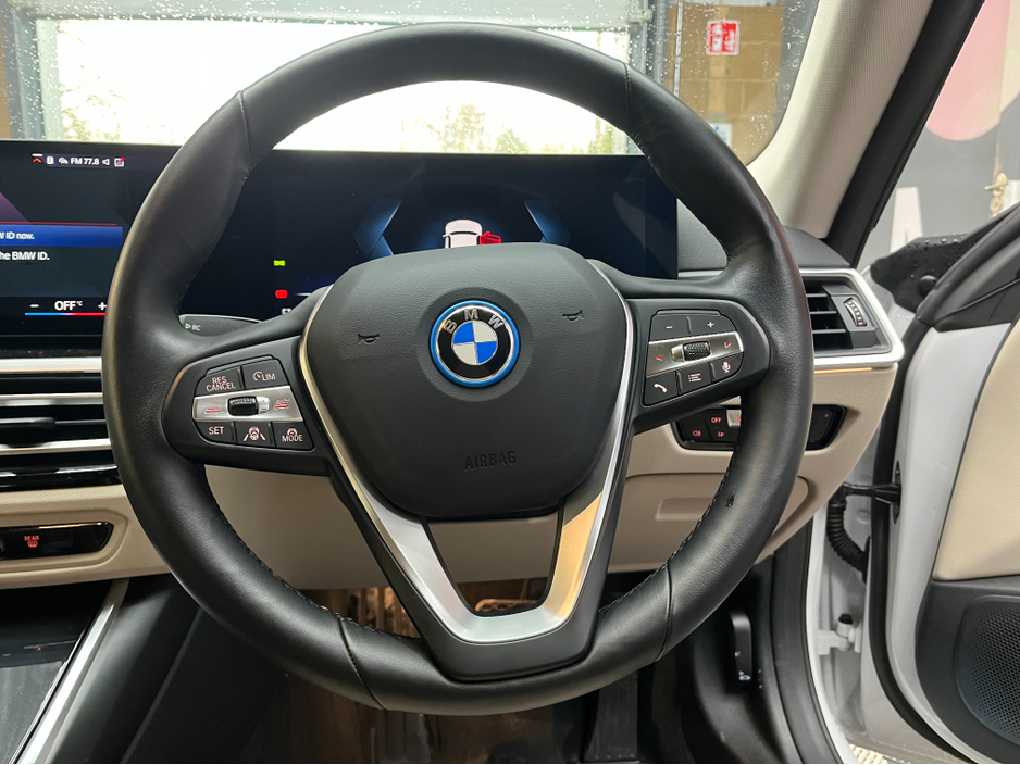 2022 BMW i4 €34950 2022 BMW I4 EDRIVE 40  / CRUISE CONTROL / 360° CAMERA / ELECTRIC MEMORY & HEATED SEATS / AMBIENT LIGHTS / APPLE CARPLAY €34,950