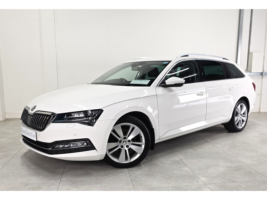 2020 Skoda Superb - image 8