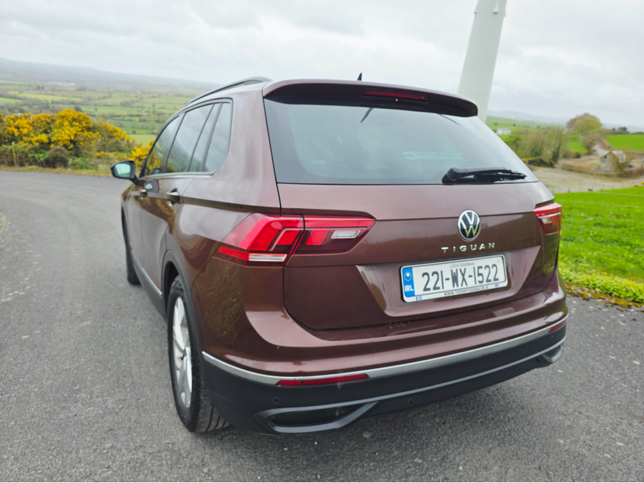 2022 Volkswagen Tiguan - image 4