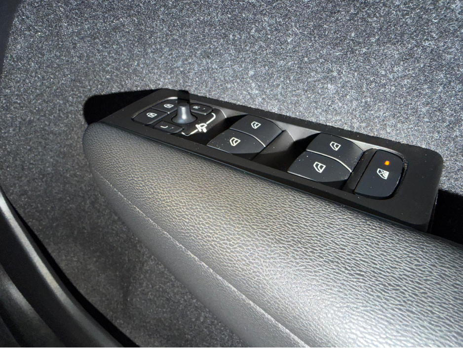 2021 Volvo XC40 R-DESIGN T5 RECHARGE//FULL LEATHER//FULL VOLVO SERVICE HISTORY//GREAT SPECIAL//SIMI AND AA DEALER €31,950