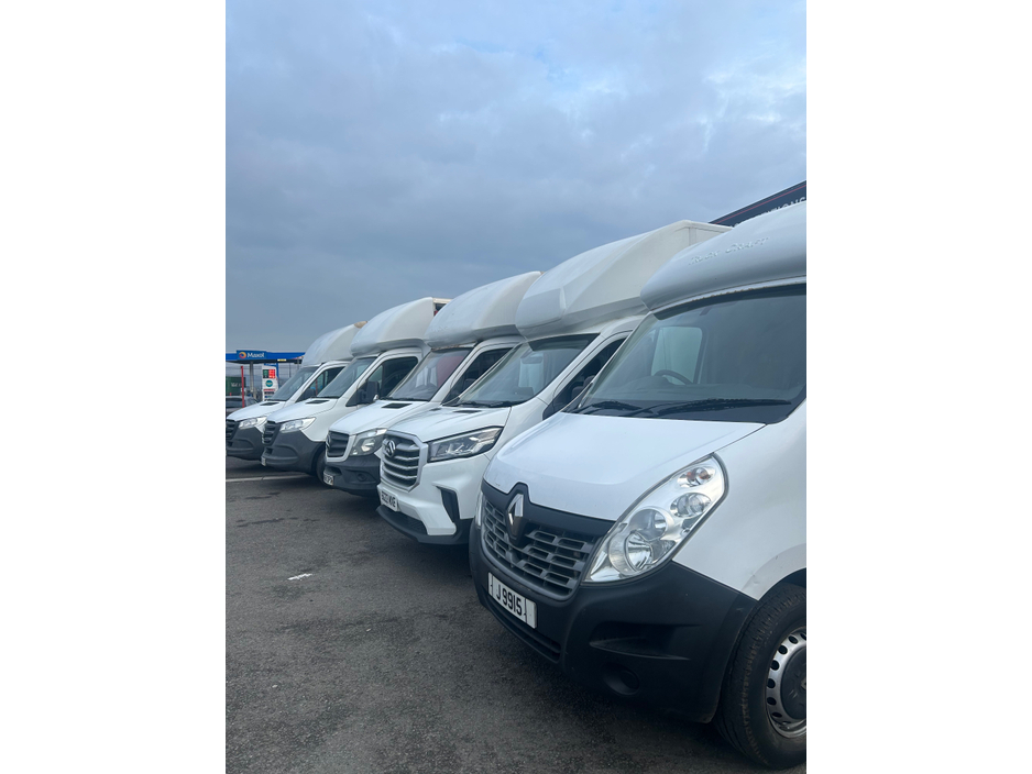 2019 Mercedes-Benz Sprinter - image 24