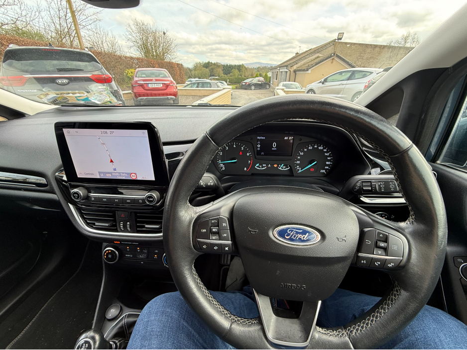 2021 Ford Fiesta - image 12