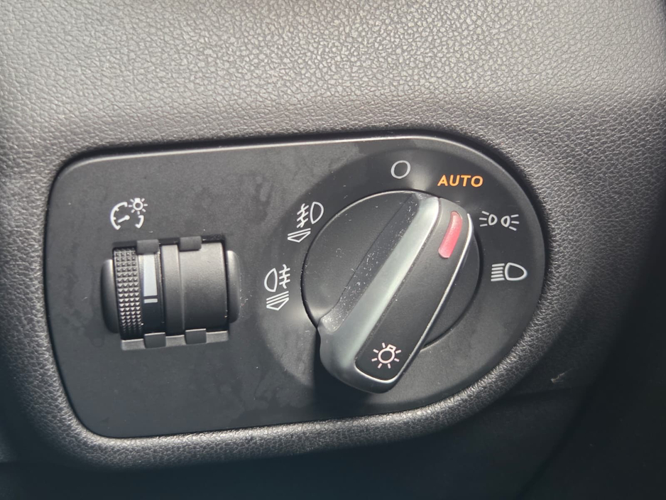 2013 Audi A1 - image 11