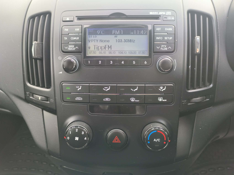 2009 Hyundai i30 - image 13