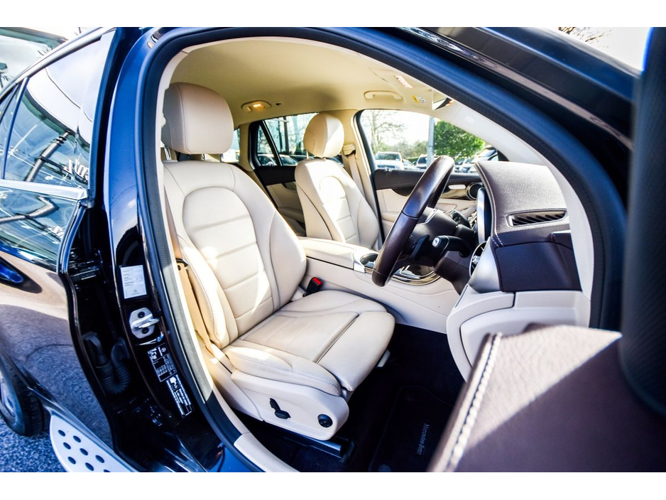 2022 Mercedes-Benz GLC Class - image 11