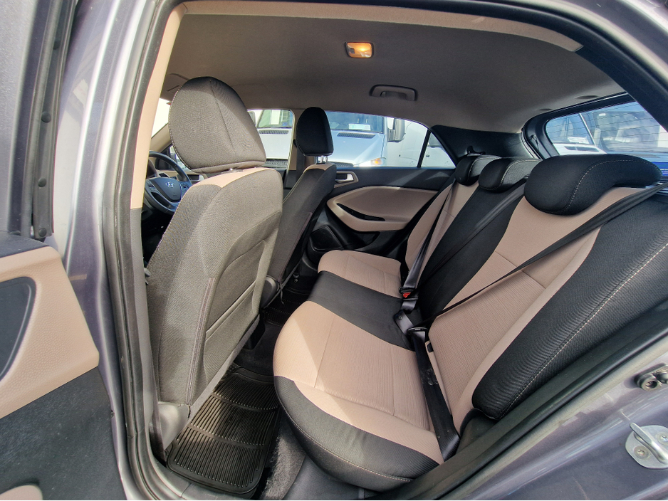 2015 Hyundai i20 - image 28